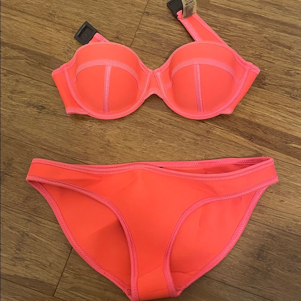 Triangl strapless bikini